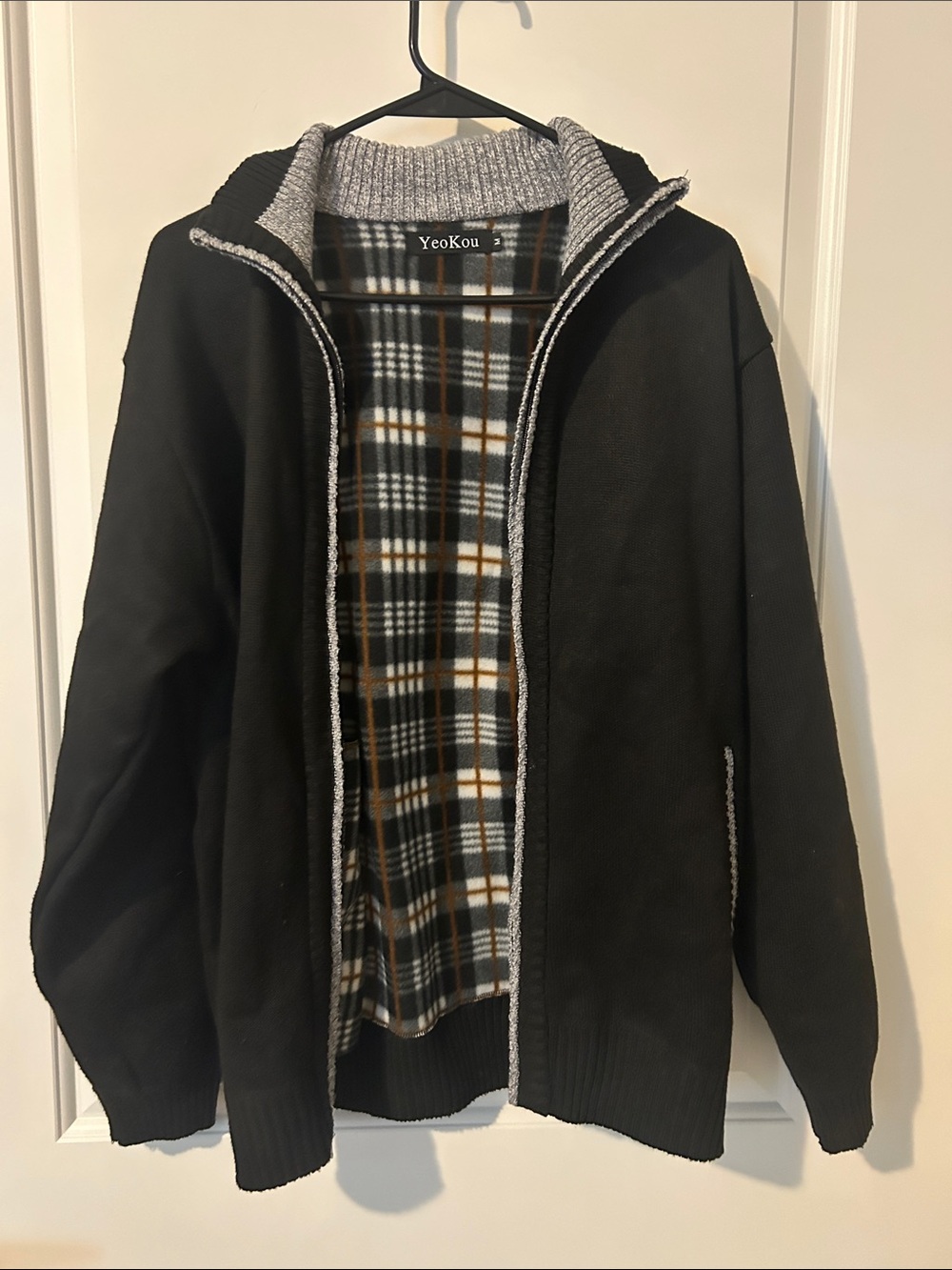 YeoKou Black Men's Zip-Up Sweater with Plaid Lining